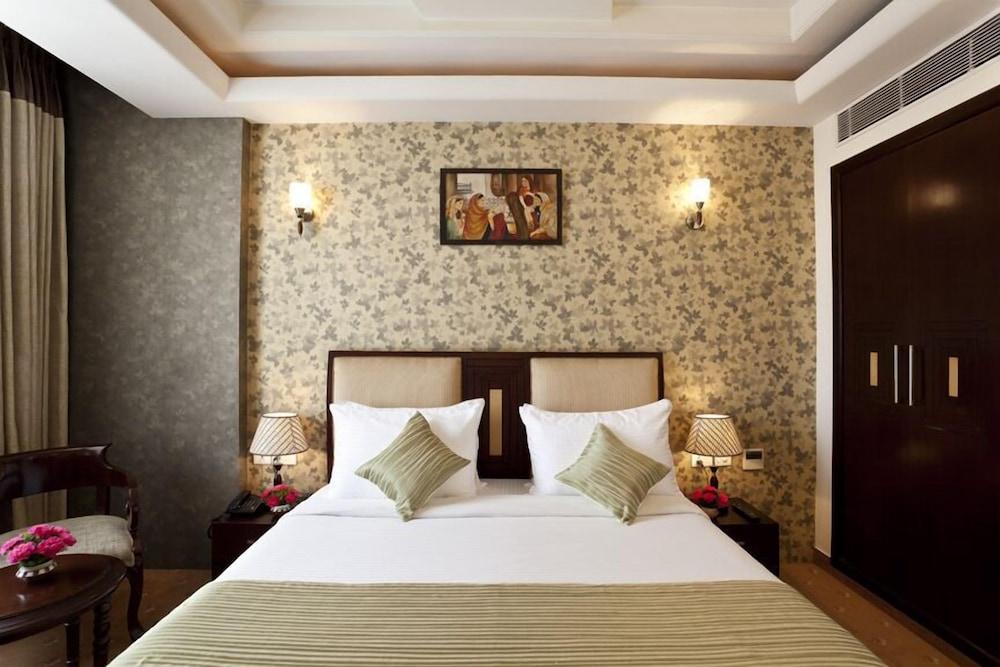Hotel Saptagiri Ню Делхи Екстериор снимка